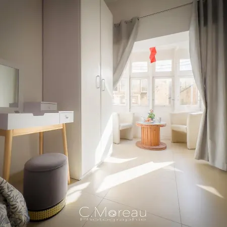 Charming 2 Bedroom Apartamento *