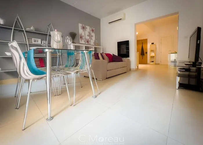 Charming 2 Bedroom Valletta
