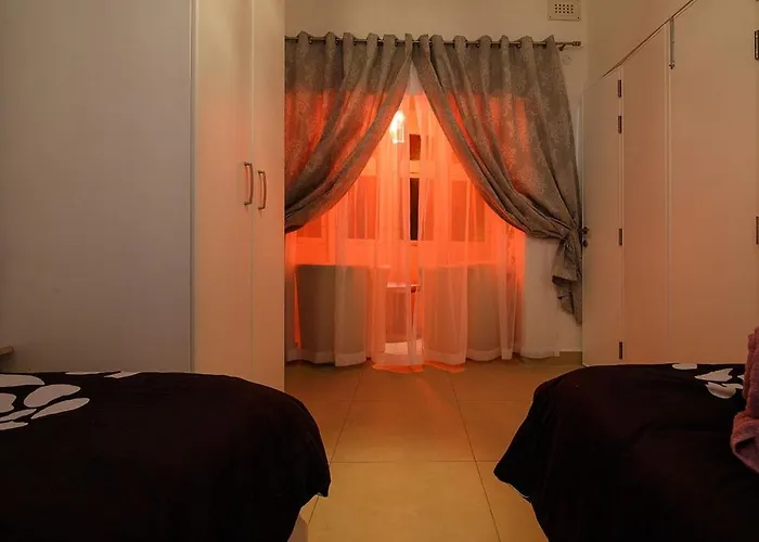 Charming 2 Bedroom * ואלטה