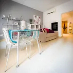 Charming 2 Bedroom *