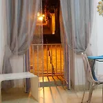 Charming 2 Bedroom *
