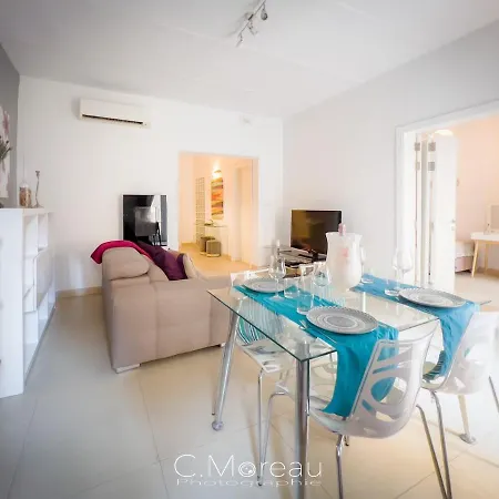 Apartment Charming 2 Bedroom *