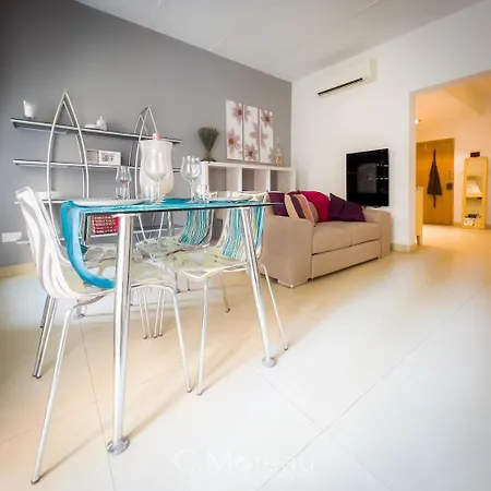 Charming 2 Bedroom *