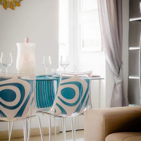 Charming 2 Bedroom Διαμέρισμα