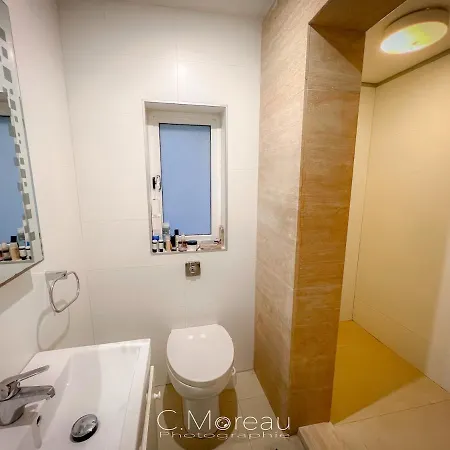 Apartment Charming 2 Bedroom *