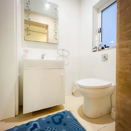 Apartment Charming 2 Bedroom