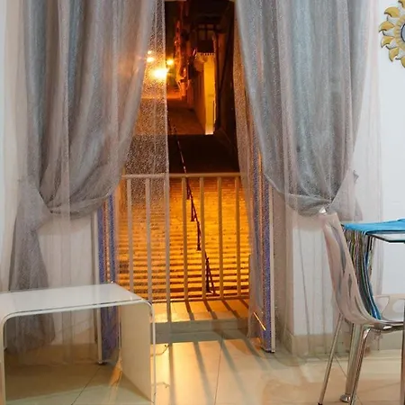 Charming 2 Bedroom *