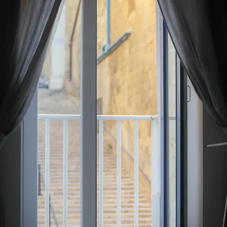 Apartment Charming 2 Bedroom