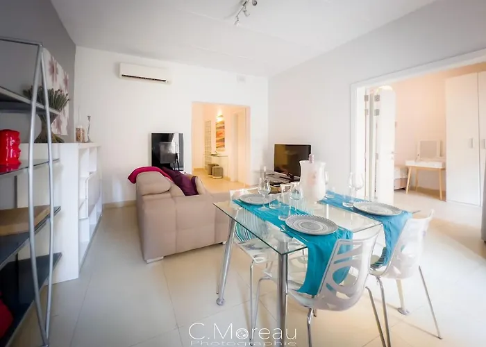 Apartament Charming 2 Bedroom *