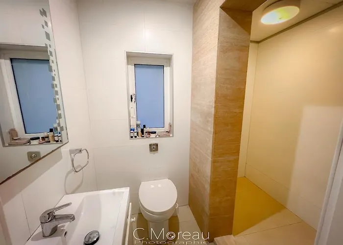 Appartement Charming 2 Bedroom *